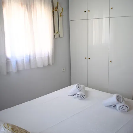Sunflower House Apartment *